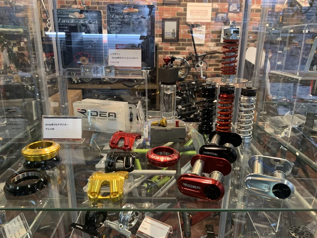 自転車パーツの展示