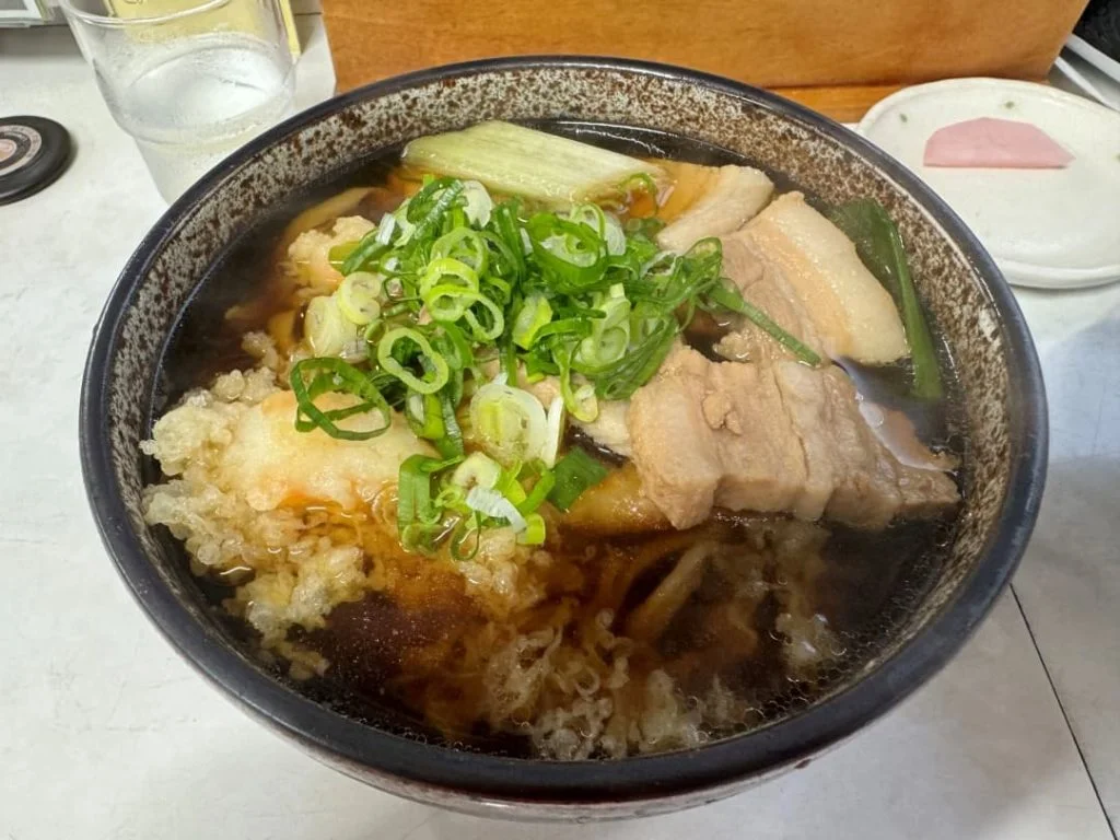 いずみ食堂『ブタ肉天そば』